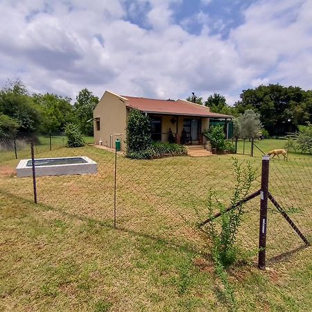 Votadini Country Cottages Magaliesburg Værelse billede